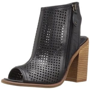 Kelsi Dagger peep toe bootie w/ block heel size 8